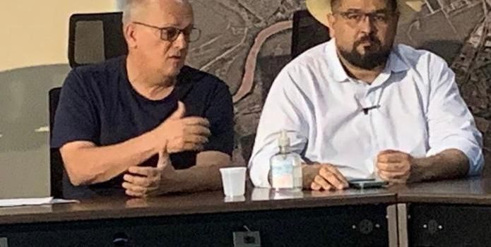 Depois da cobrança de Júnior Mendonça, prefeitura paga os postos de combustíveis e pacientes renais serão atendidos