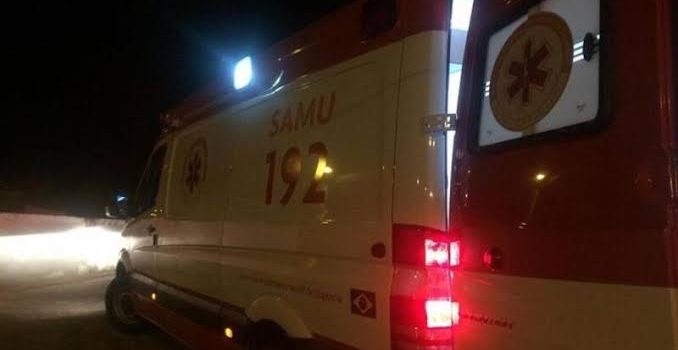 Homem se aproveita de mulher ferida em acidente e furta seu celular em Rondonópolis