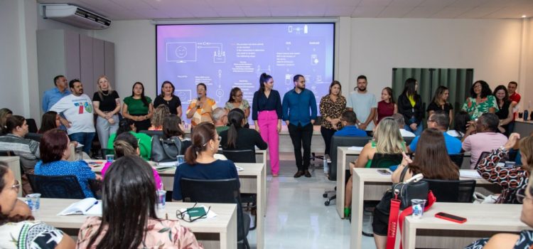 Semed realiza reunião com diretores e coordenadores