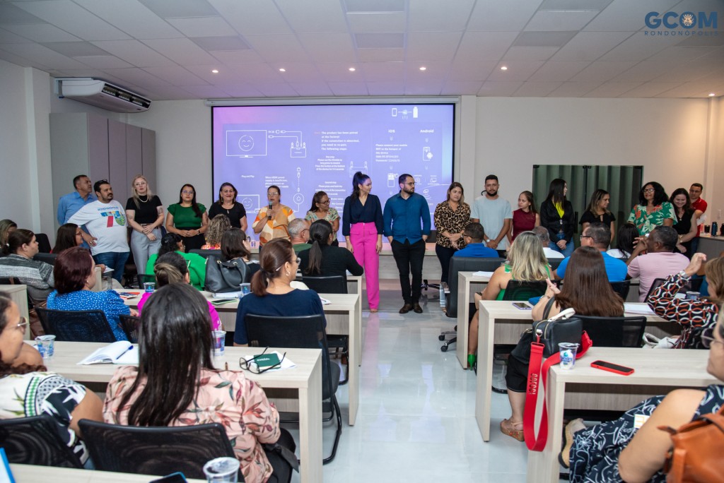 Semed realiza reunião com diretores e coordenadores