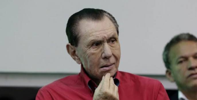 TRE intima Carlos Bezerra a pagar R$ 390 mil por uso indevido do “fundão eleitoral”