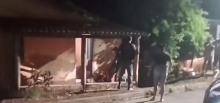 `Tiroteio´ deixa duas pessoas mortas e casal vai parar no Hospital Regional; vídeo forte