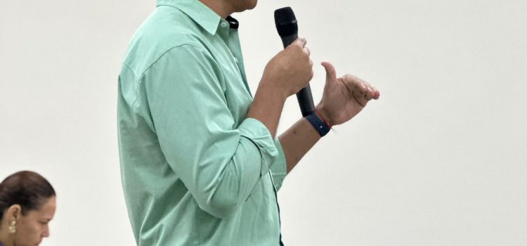 Trabalhadores do transporte coletivo aprovam estado de greve em Assembleia Sindical