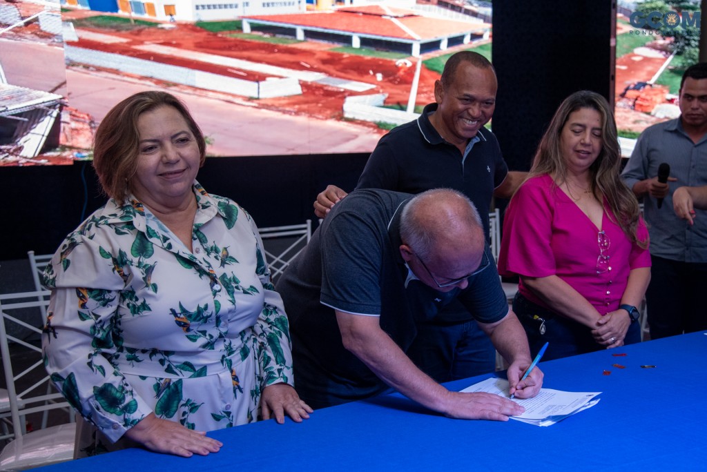 Assinada ordem de serviço para construção da escola no bairro Mathias Neves