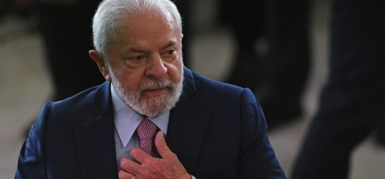 Assinaturas para pedido de impeachment de Lula crescem, veja quantos já assinaram