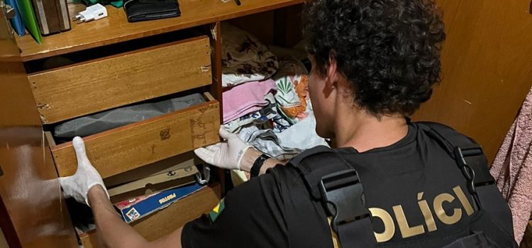 Estuprador preso, armazenava e compartilhava pornografia infantojuvenil de dentro da cadeia; PF cumpriu mandados em Rondonópolis