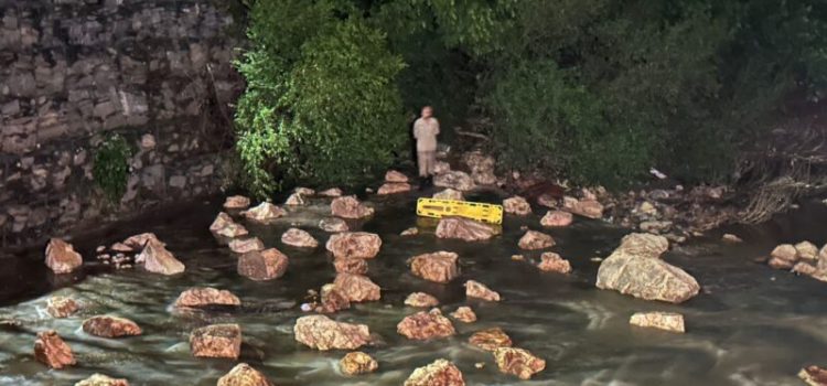 Jovem cai em córrego e morre enquanto jogava bola na chuva em MT