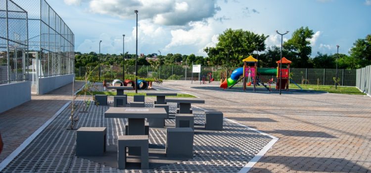 Prefeitura entrega área de lazer e homenageia o centenário das Assembleias de Deus