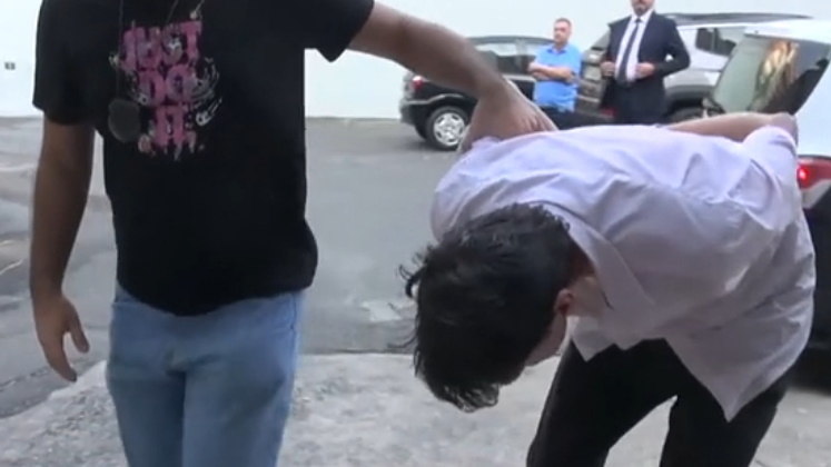 colocar câmera em vestiário de faculdade