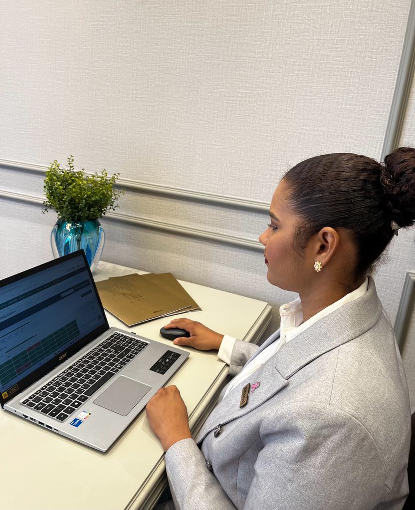 b8e48e9f-5242-41c8-816e-c7d4fa5e6f4c