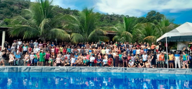 Idosos do SCFV curtiram um dia no parque aquático