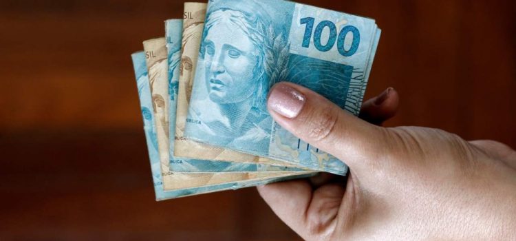Prefeitura antecipa e deposita salário dos servidores nesta quarta-feira (29)