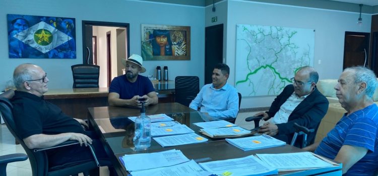 Vereador de Barra do Garças conhece sistema operacional da AMTC