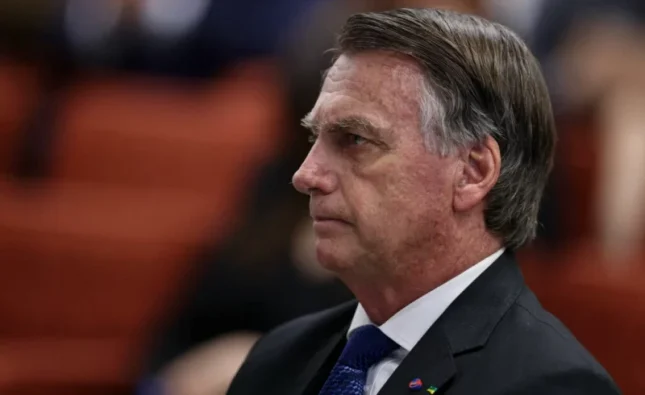 Moraes autoriza cirurgia de Jair Bolsonaro no Natal