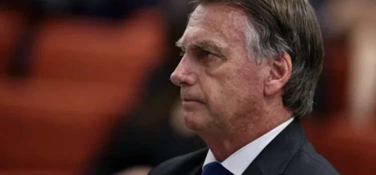 TSE arquiva inquérito contra Bolsonaro por críticas às urnas