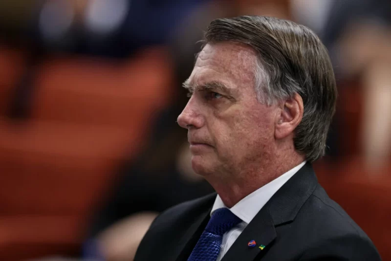 TSE arquiva inquérito contra Bolsonaro por críticas às urnas
