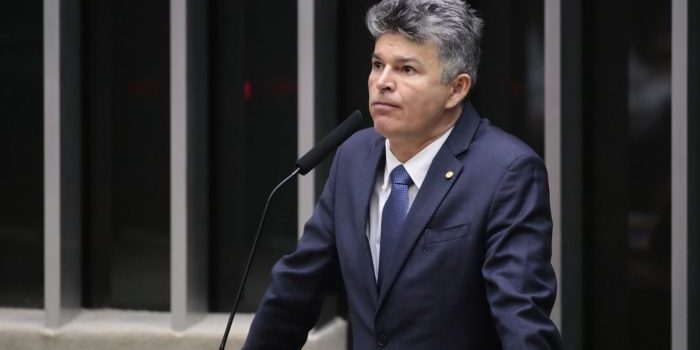 “Objetivo do PT não é investigar o roubo ao INSS, é culpar Bolsonaro”, dispara Medeiros