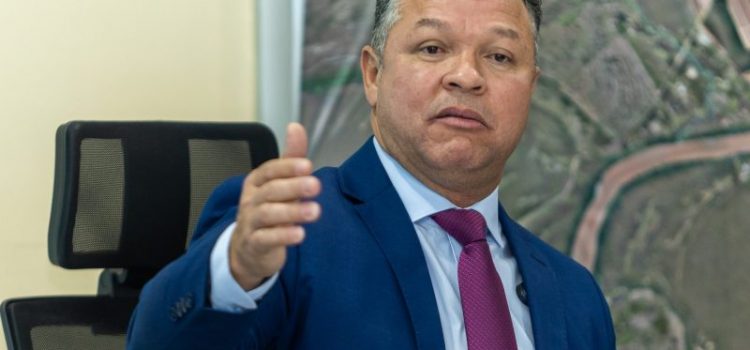 Prefeito Cláudio Ferreira envia projeto para fortalecer terminal ferroviário