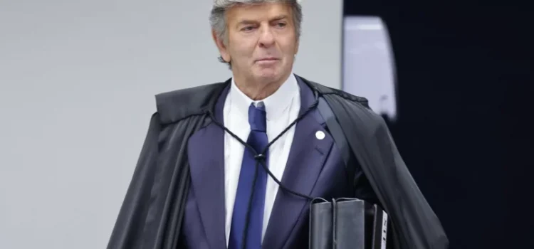 SUPOSTO GOLPE: Fux vota pela incompetência do STF para julgar núcleo crucial
