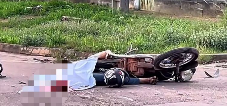 Motociclista morre após ser brutalmente atropelado por caminhão em MT; vídeo forte