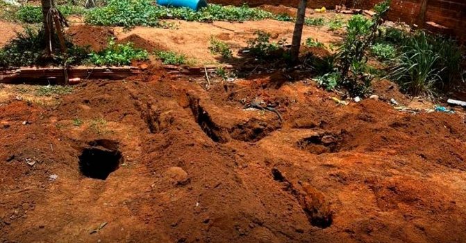 Carpinteiro mata homem e enterra de cabeça para baixo no quintal de casa em MT