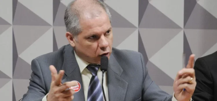 Ex-presidente do INSS sob Lula é preso em operação da PF