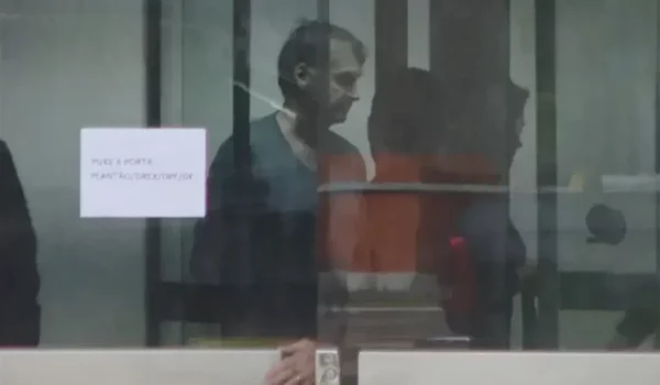 Moraes determina início do cumprimento da pena de Bolsonaro na PF