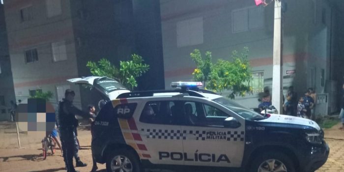 Perturbado de cachaça destrói porta de casa e ainda espanca esposa em Rondonópolis