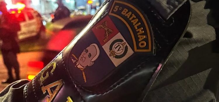 ‘Transtornado’ de cachaça colide em carro parado, tira cochilo no veículo e desacata PMs em Rondonópolis