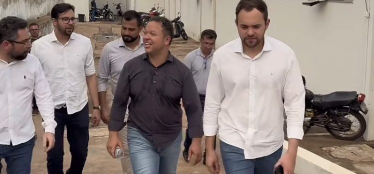 Cláudio Ferreira intensifica fiscalizações e vistoria reforma da UPA de Rondonópolis