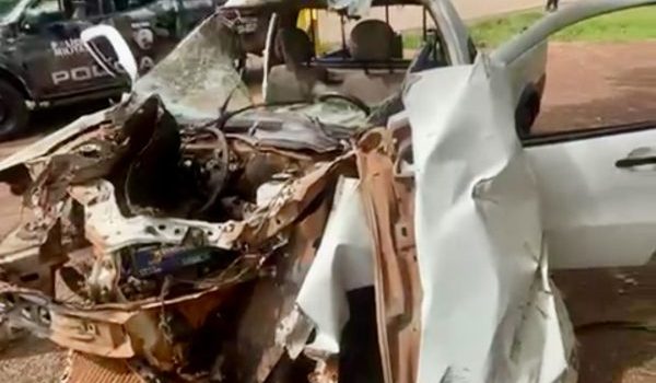 Gravíssimo acidente entre picape e caminhão deixa vítimas em estado grave em Rondonópolis; vídeo forte