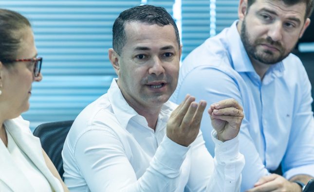 Junção de 3 pastas na gestão Cláudio Ferreira gera economia de mais de R$ 2 milhões