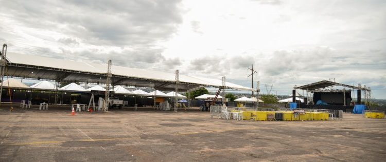 MUTIRÃO: Prefeitura e parceiros oferecem serviços à comunidade no aniversário da cidade