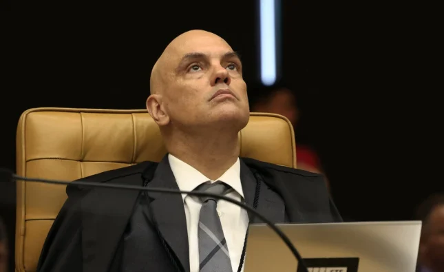 Moraes autoriza Bolsonaro a deixar a prisão para fazer cirurgia mas nega prisão domiciliar para recuperação