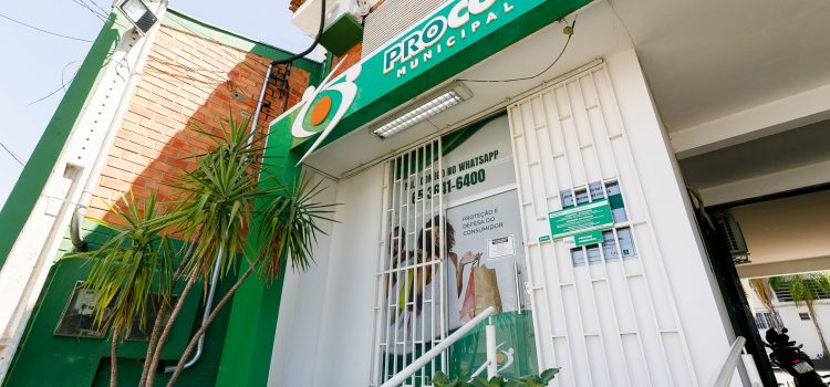 Procon de Cuiabá reforça orientações para compras de Natal e alerta consumidores sobre golpes e práticas abusivas