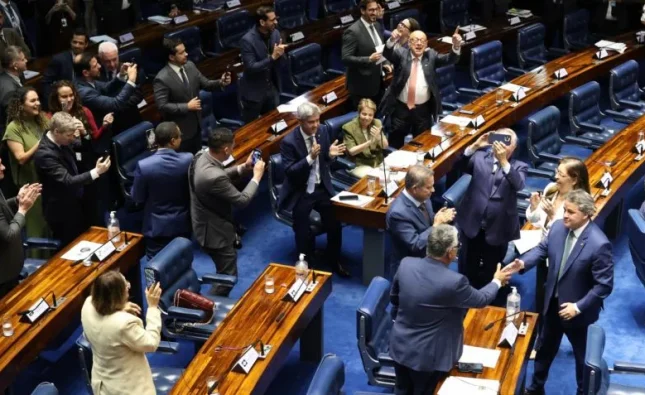 Senado aprova PL da Dosimetria e projeto vai à sanção