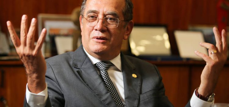 Só PGR pode pedir impeachment de membro do STF, decide Gilmar