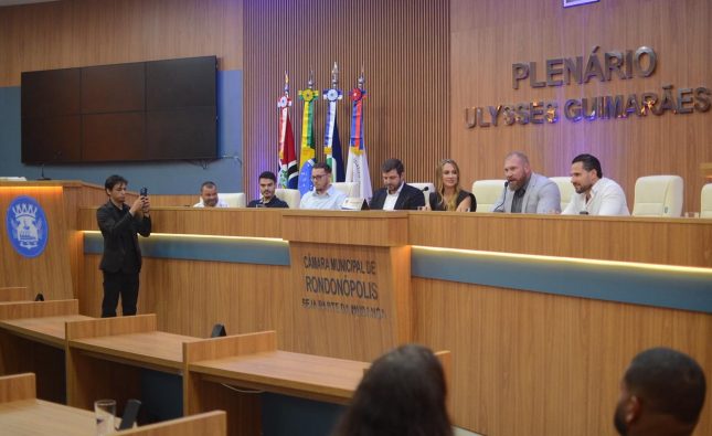 Vereadora Kalynka realiza sessão solene para homenagear o impacto social e desempenho do Cibear