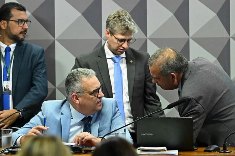 CPMI do INSS pede ao STF que proíba Lulinha de sair do Brasil e monitoramento por tonozeleira