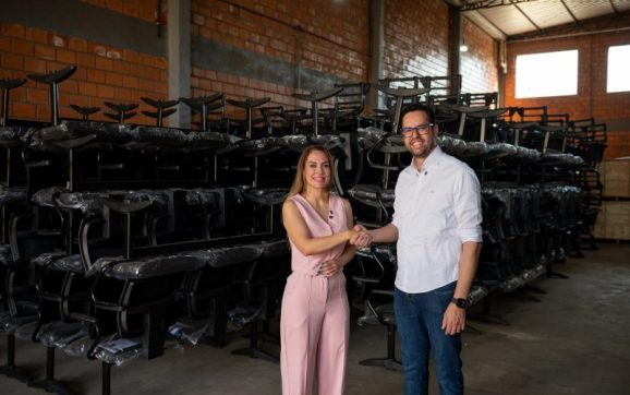 Conforto que começa na espera: longarinas mudam a rotina nas unidades de saúde de Rondonópolis