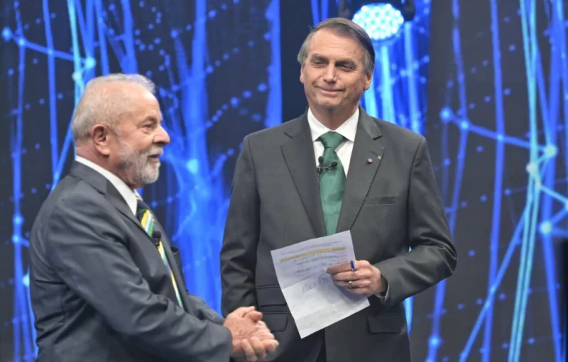 De 33% a R$ 18: como Bolsonaro valorizou professores e Lula enfrentou revolta sindical