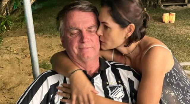 Michelle comenta ida de Jair Bolsonaro para Papudinha