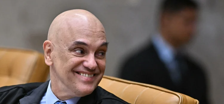 Moraes anula sindicância aberta pelo CFM sobre Jair Bolsonaro