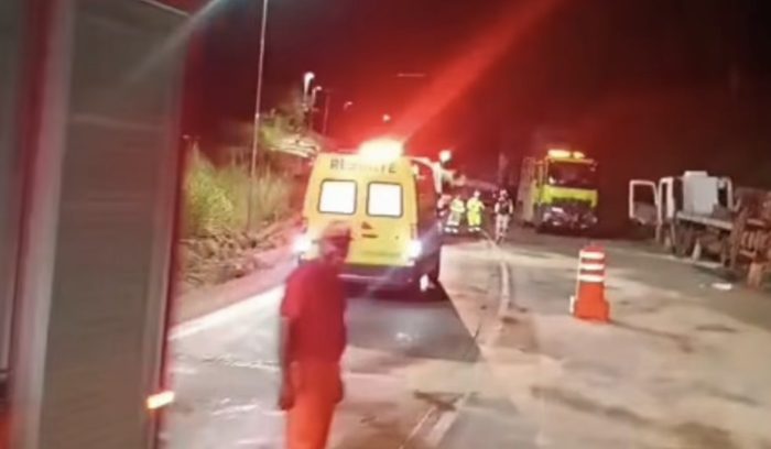 Acidente com carretas, caminhão e veículo deixa 4 feridos na Serra de São Vicente; vídeo