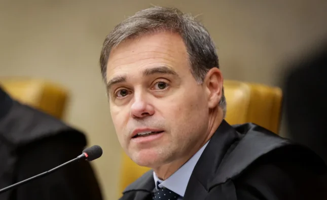 Após saída de Toffoli, André Mendonça é novo relator do caso Master no STF