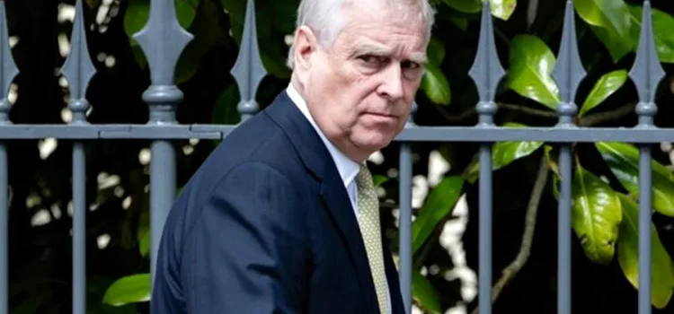 Caso Epstein: Ex-príncipe Andrew é preso no Reino Unido no dia de seu aniversário