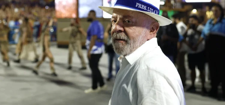 Escola de samba que exaltou Lula e ironizou cristãos é rebaixada