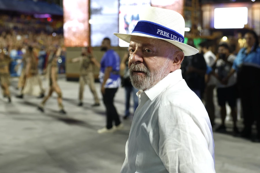 Escola de samba que exaltou Lula e ironizou cristãos é rebaixada