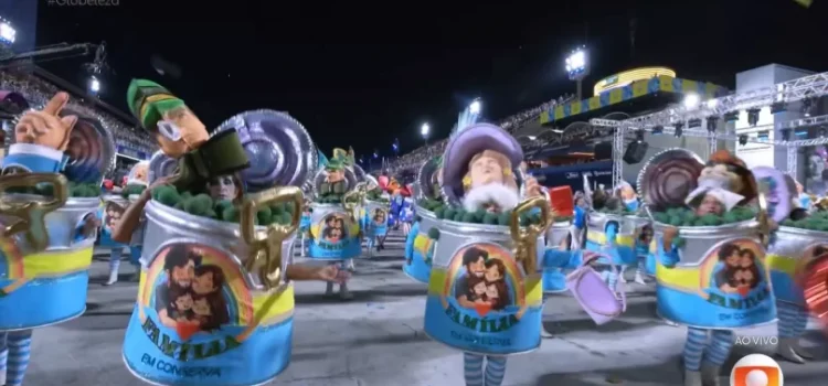 Escola que homenageia Lula tem evangélicos em lata de conserva