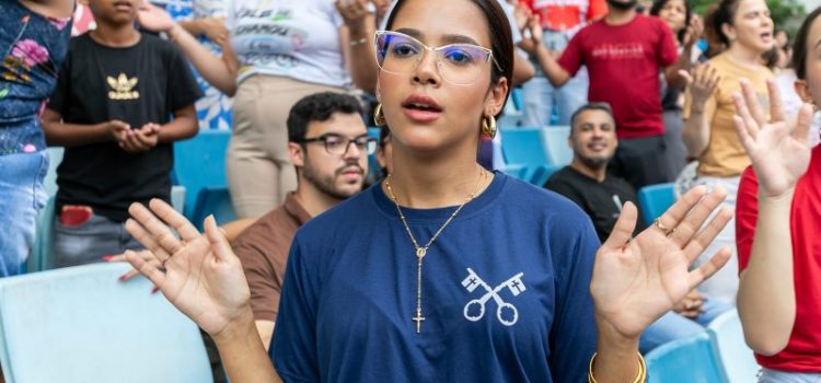 Fé, caravanas e participação regional movimentam a economia durante o Carnaval